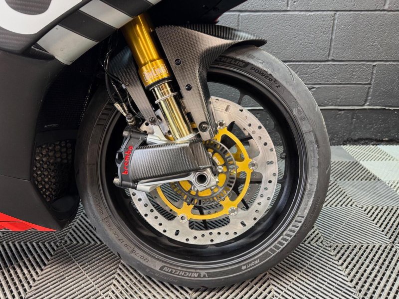 APRILIA RSV4