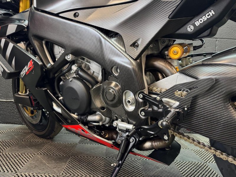 APRILIA RSV4
