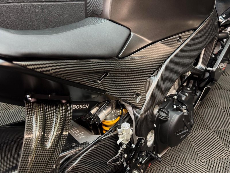 APRILIA RSV4