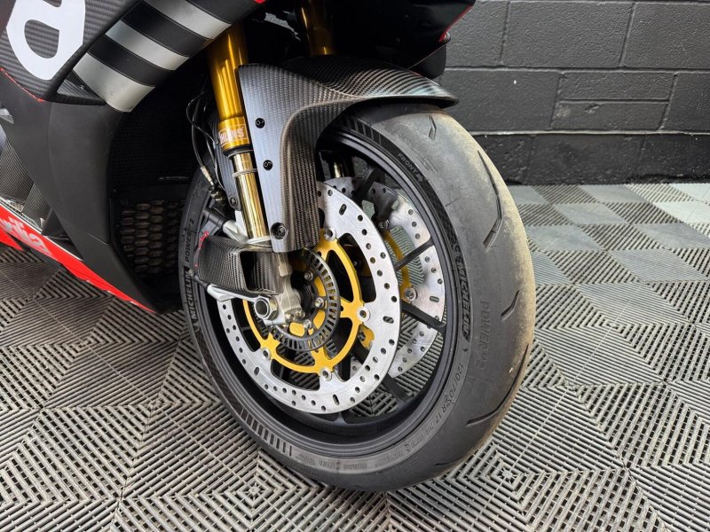 APRILIA RSV4
