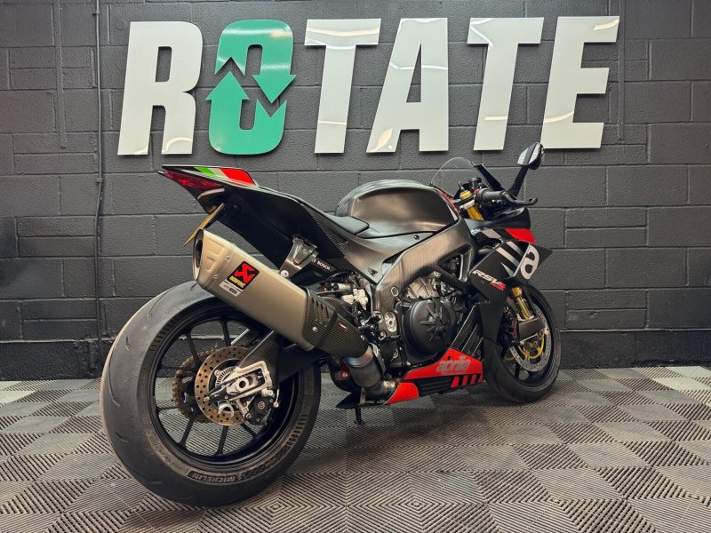 APRILIA RSV4
