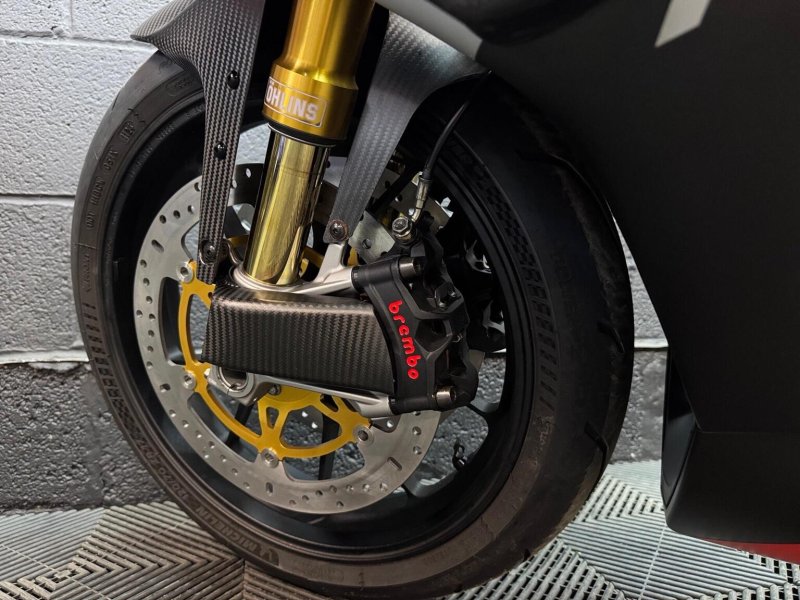 APRILIA RSV4