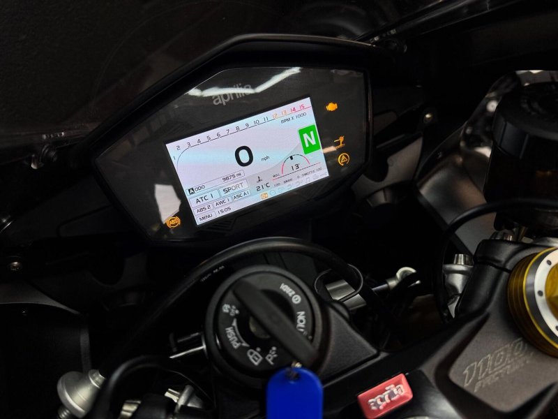 APRILIA RSV4