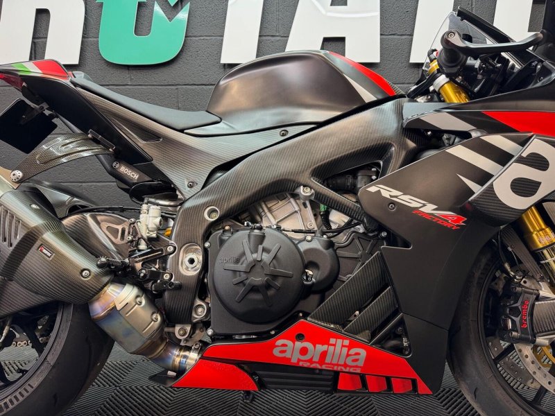 APRILIA RSV4