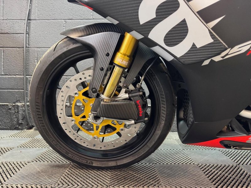 APRILIA RSV4