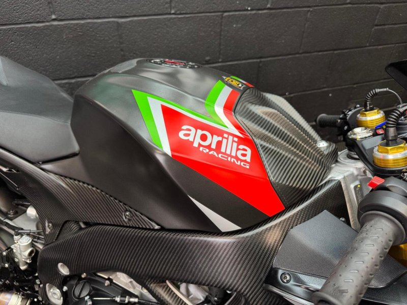 APRILIA RSV4