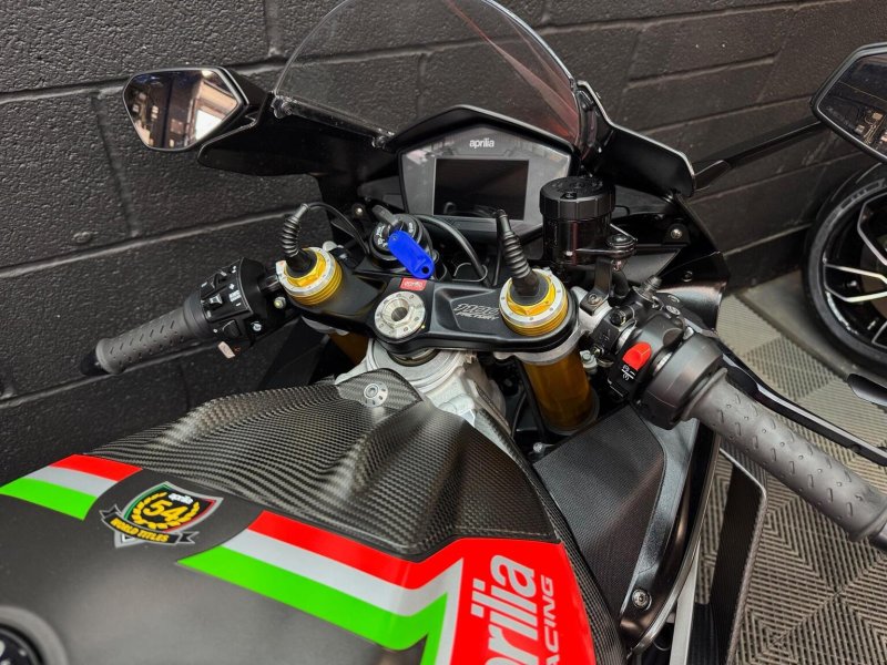 APRILIA RSV4