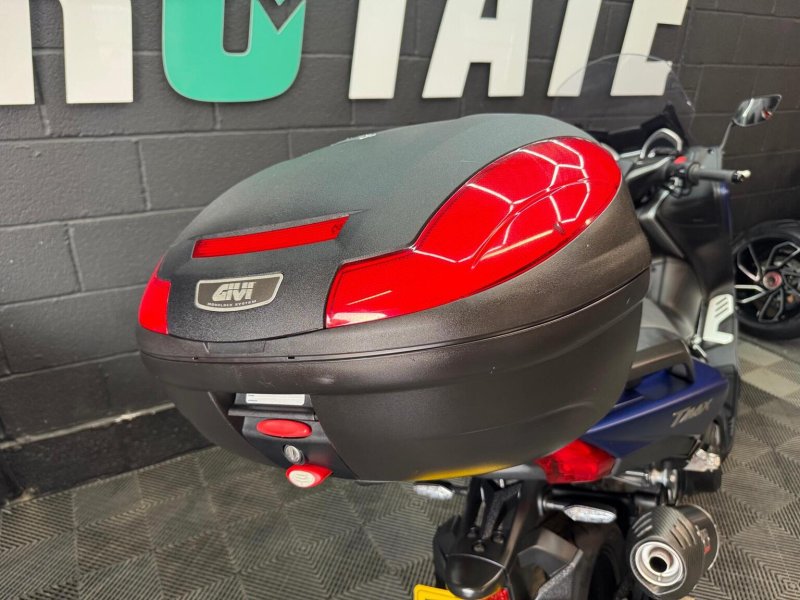 YAMAHA Tmax
