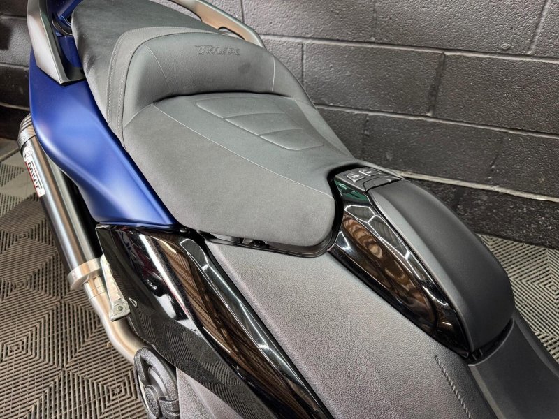 YAMAHA Tmax