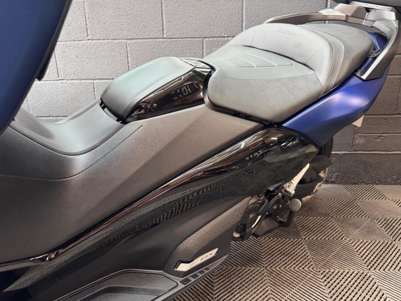 YAMAHA Tmax