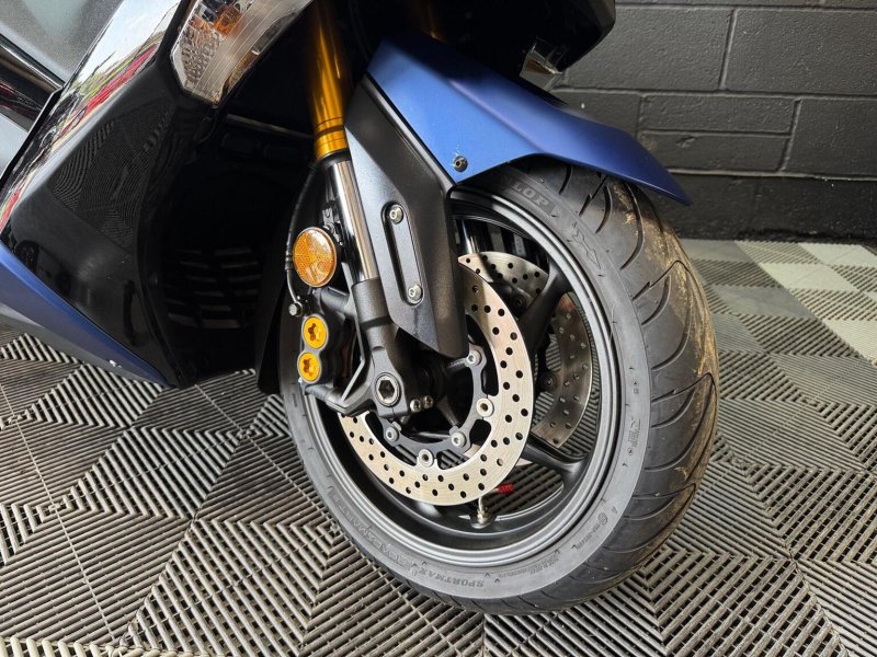 YAMAHA Tmax