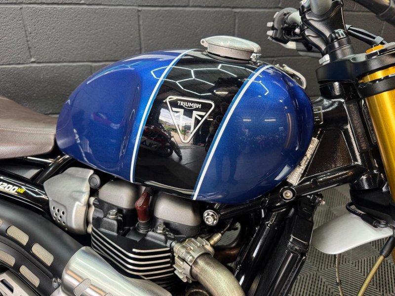 TRIUMPH SCRAMBLER 1200