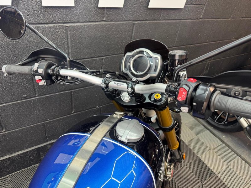 TRIUMPH SCRAMBLER 1200