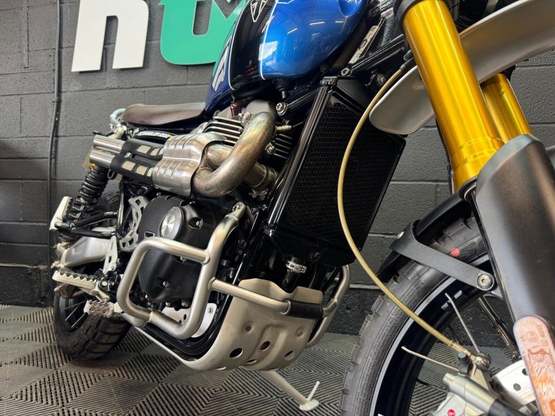 TRIUMPH SCRAMBLER 1200