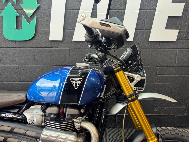 TRIUMPH SCRAMBLER 1200