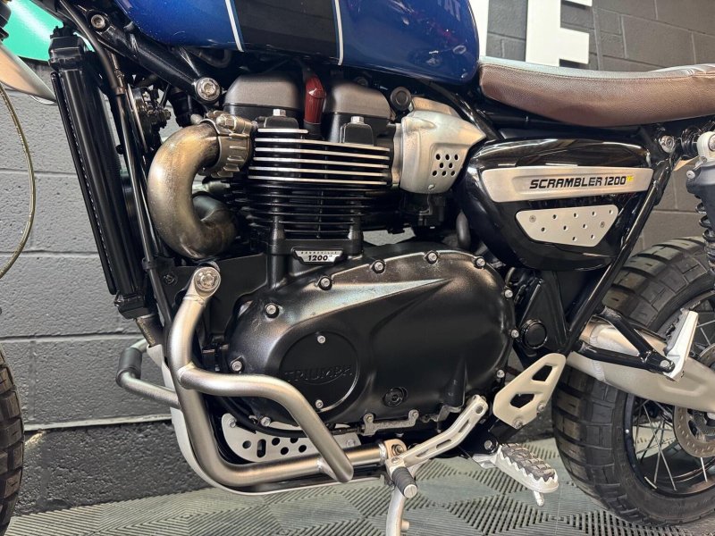 TRIUMPH SCRAMBLER 1200