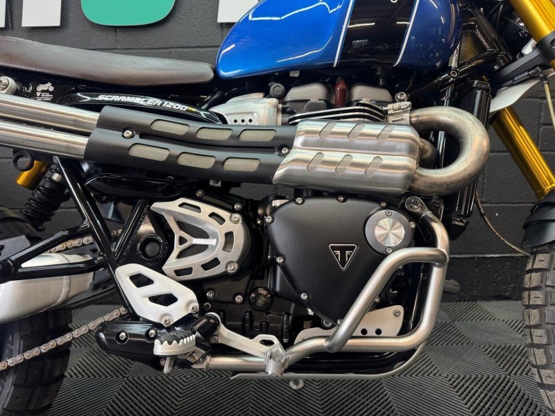 TRIUMPH SCRAMBLER 1200