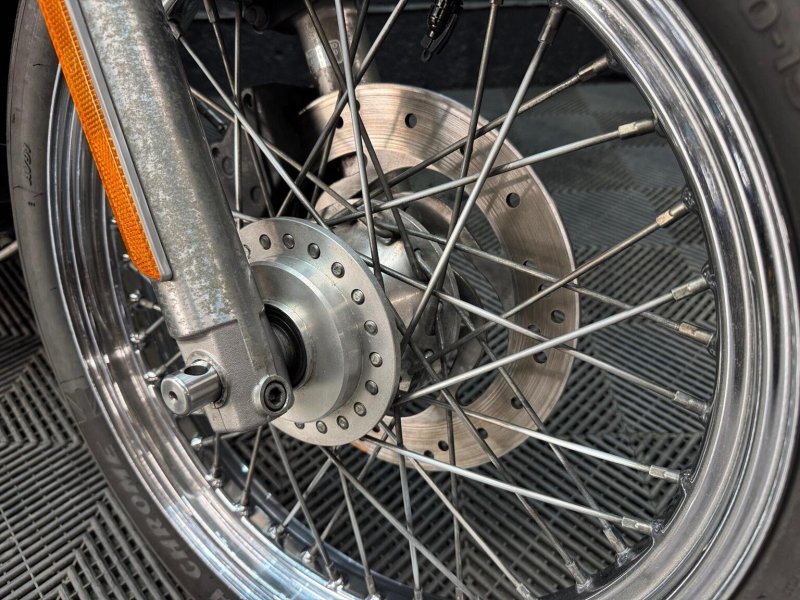 HARLEY-DAVIDSON Dyna