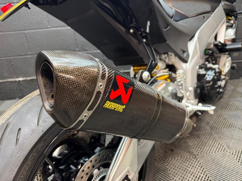 APRILIA Tuono 1100 V4