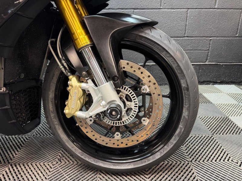 APRILIA Tuono 1100 V4