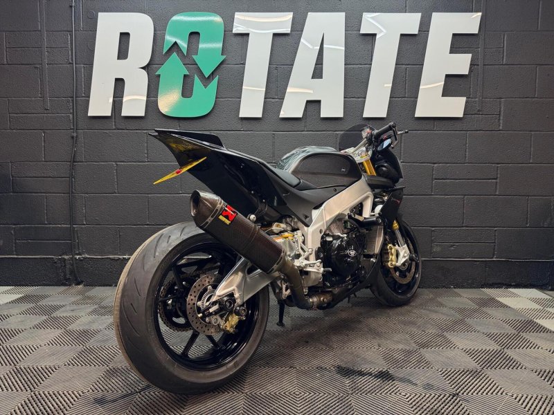 APRILIA Tuono 1100 V4