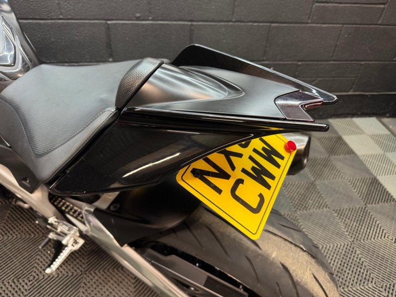 APRILIA Tuono 1100 V4