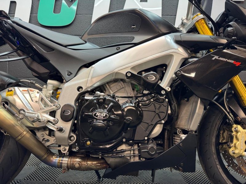 APRILIA Tuono 1100 V4