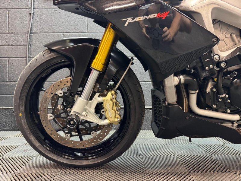 APRILIA Tuono 1100 V4
