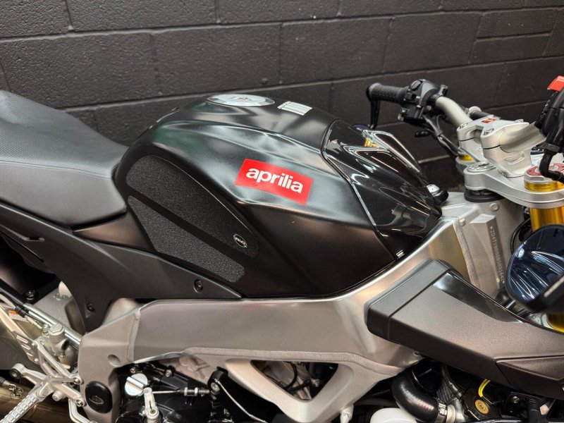 APRILIA Tuono 1100 V4