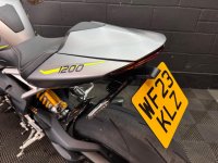 TRIUMPH SPEED TRIPLE 1200