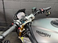 TRIUMPH SPEED TRIPLE 1200