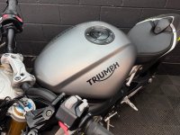 TRIUMPH SPEED TRIPLE 1200