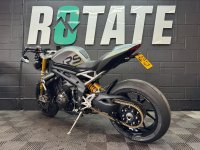 TRIUMPH SPEED TRIPLE 1200