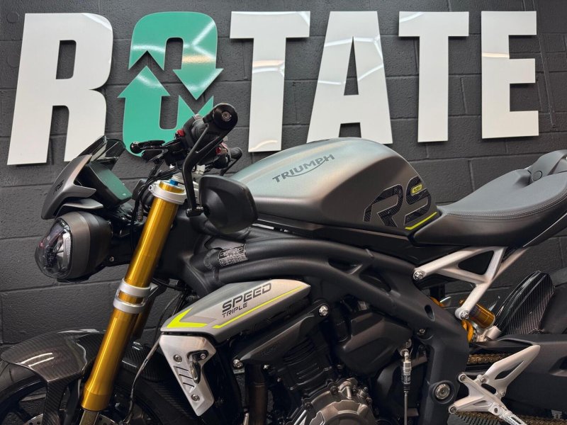 TRIUMPH SPEED TRIPLE 1200