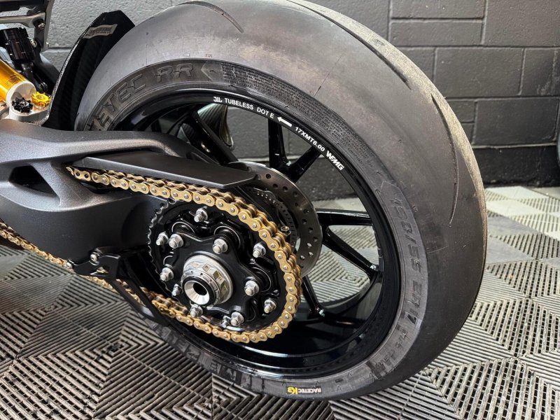 TRIUMPH SPEED TRIPLE 1200