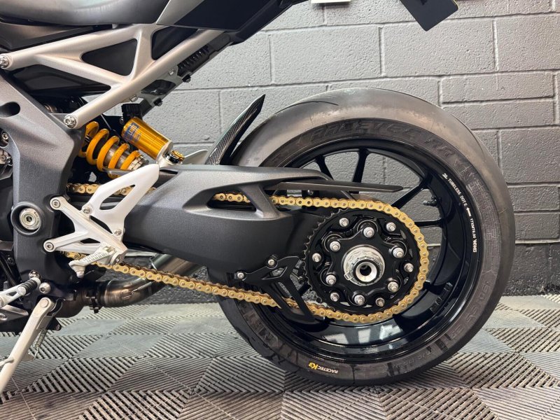 TRIUMPH SPEED TRIPLE 1200