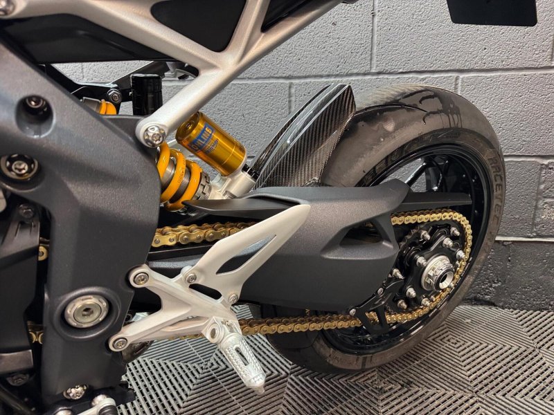 TRIUMPH SPEED TRIPLE 1200