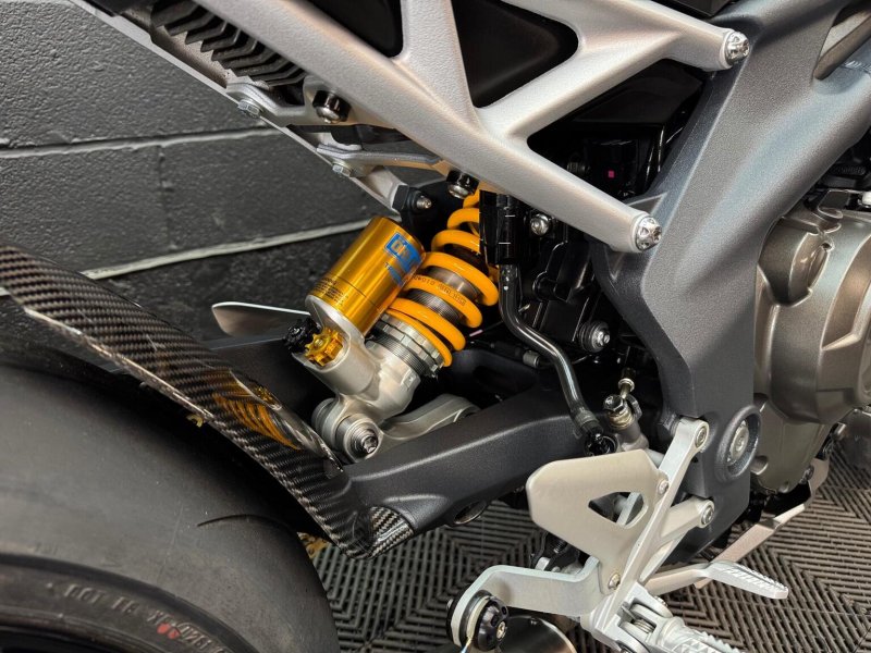 TRIUMPH SPEED TRIPLE 1200