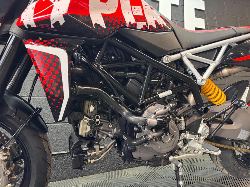 DUCATI Hypermotard