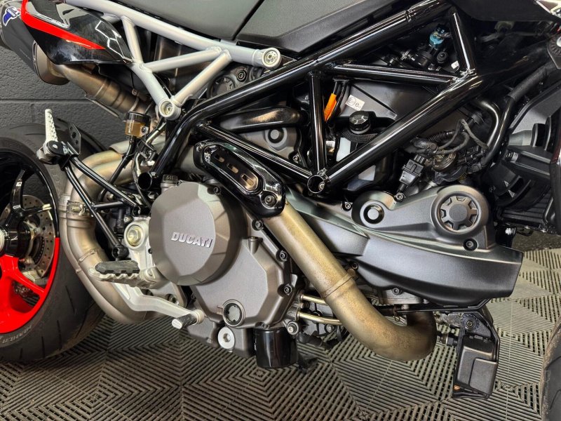 DUCATI Hypermotard
