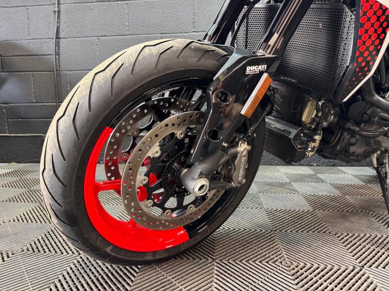 DUCATI Hypermotard