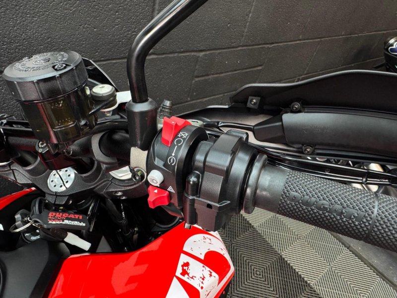 DUCATI Hypermotard