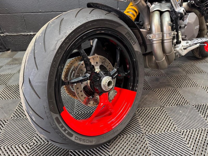 DUCATI Hypermotard