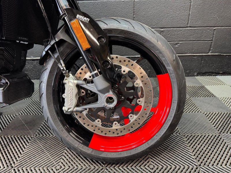 DUCATI Hypermotard