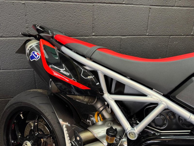 DUCATI Hypermotard