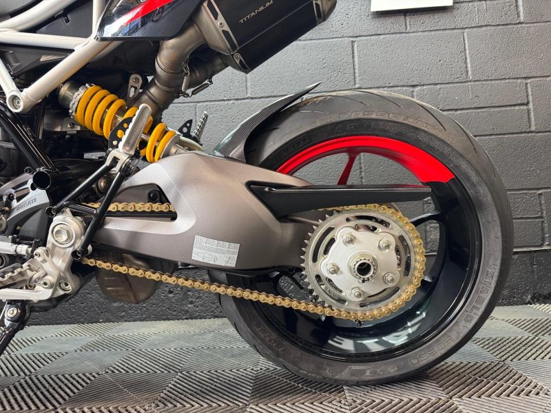 DUCATI Hypermotard