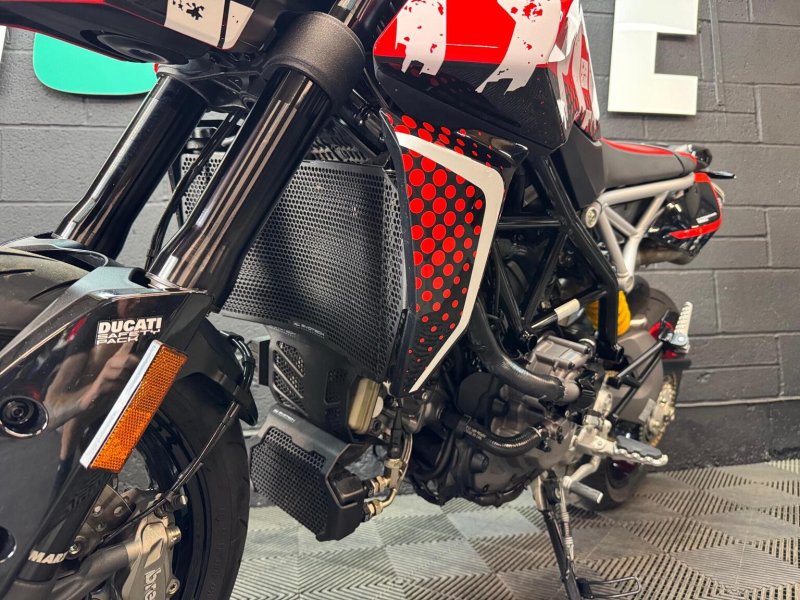 DUCATI Hypermotard