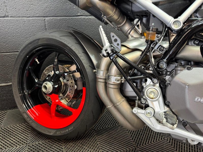 DUCATI Hypermotard