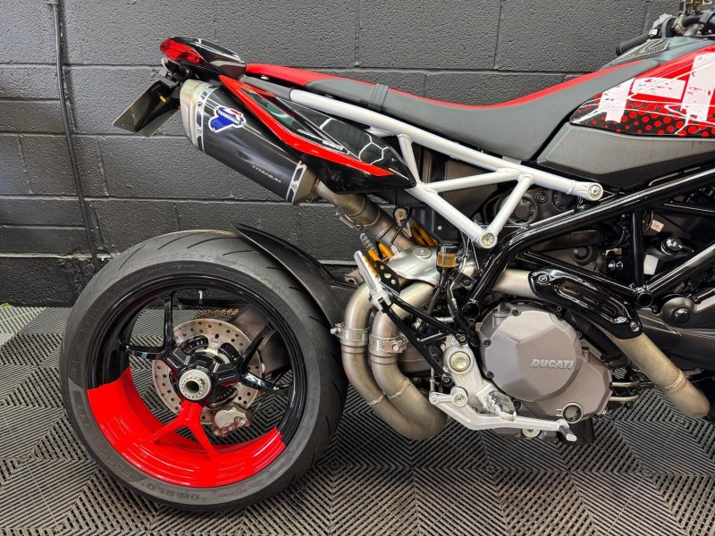 DUCATI Hypermotard