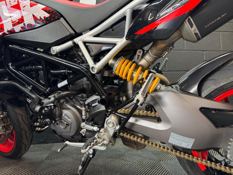 DUCATI Hypermotard